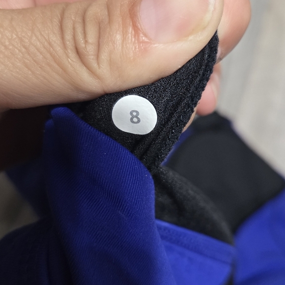 Lululemon It's Getting Hot in Here Bra Size 8 Blue - Picture 7 of 15
